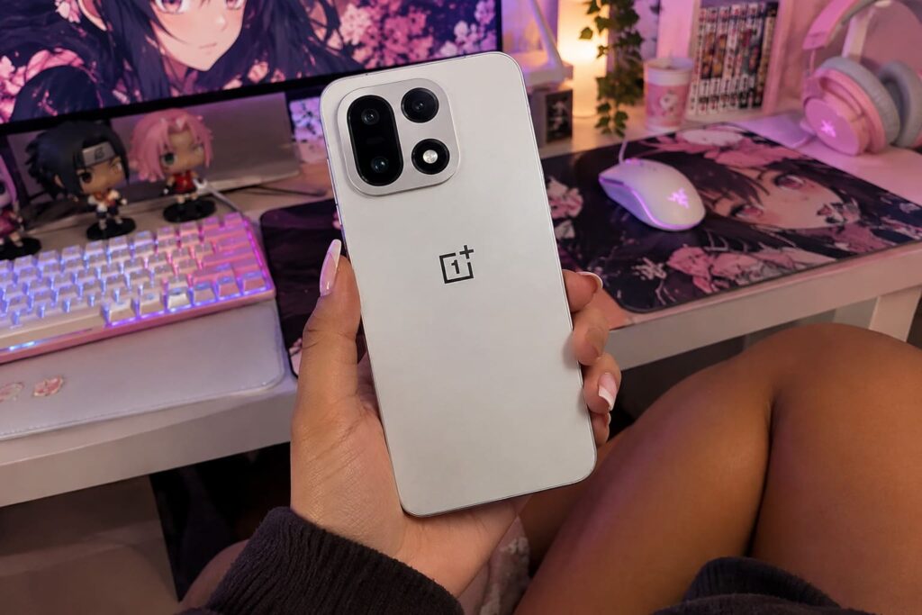 Illustration d'utilisation du meilleur smartphone rapport qualité-prix haut de gamme OnePlus 15