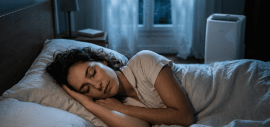 Climatiseur mobile silencieux 2026 : le guide complet pour dormir au frais sans subir le bruit